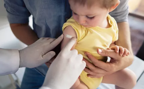 Covid: llegan al país las vacunas pediátricas