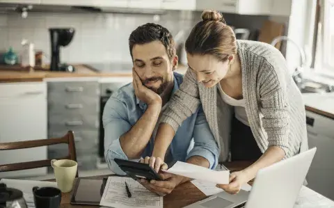 Finanzas en pareja: cómo trabajar juntos para mejorar la economía familiar