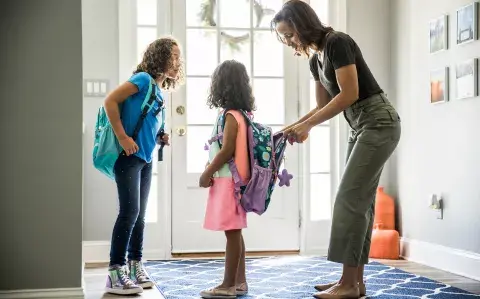 ¿Cómo repartir las tareas para que no recaigan solo en las madres?