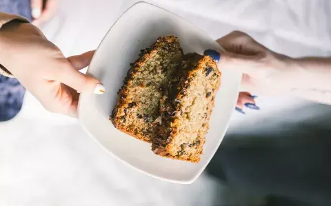 Liviano, esponjoso y rico: cómo hacer un budín de dulce de leche sin harina ni manteca Liviano, esponjoso y rico: cómo hacer un budín de dulce de leche sin harina ni manteca