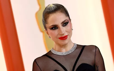 Lady Gaga marcó la vuelta con su look en los Oscar
