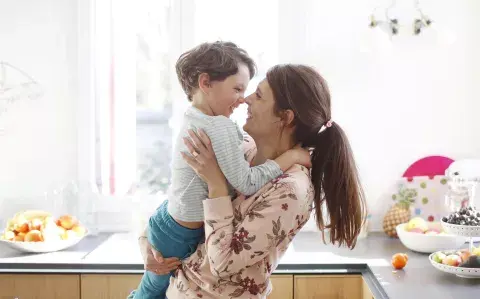 Decirles estas 5 frases a tus hijos los va a ayudar a fortalecer su autoestima