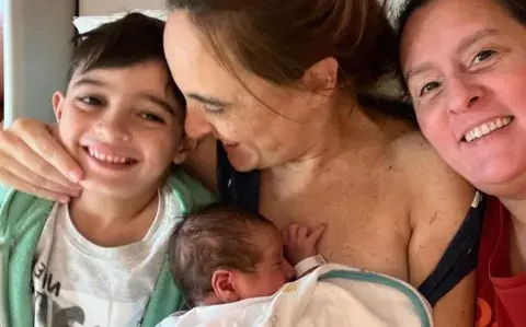 “Es genial tener dos mamás”, dice Tiziano, hijo de Juliana y Analía 