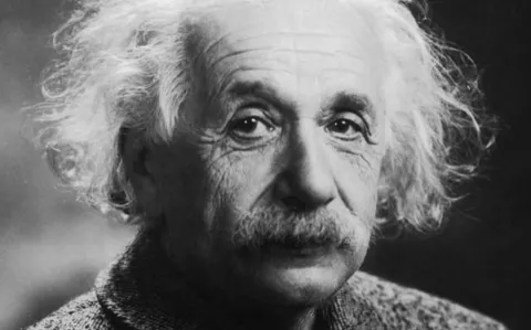 Las 5 mejores frases de Albert Einstein para pensar afuera de la caja