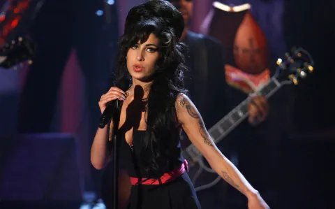 Estrenó la biopic de Amy Winehouse: qué tenés que saber sobre Back to back