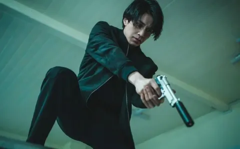 Lee Dong-Wook es uno de los protagonistas de A Shop for Killers.