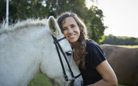 Terapia con caballos para trabajar con víctimas de violencia de género.