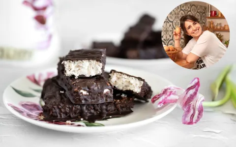 El snack de coco y chocolate de Paulina Cocina que se prepara en cinco minutos