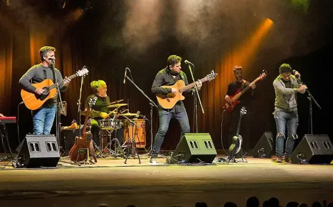 El grupo de folklore que tocará gratis en Buenos Aires y es furor absoluto