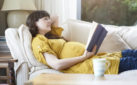 Libros de maternidad: qué leer si estás embarazada