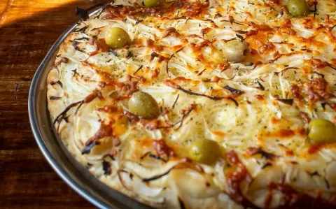 Pizzas para fans del queso: las 6 versiones que más nos gustan