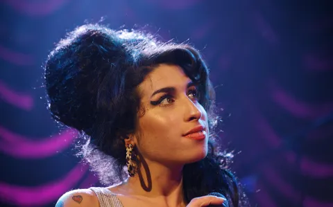 Back to back: qué es verdad y qué ficción en la biopic de Amy Winehouse