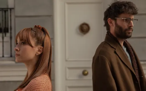 Netflix estrenó Pared con pared, la comedia romántica protagonizada por Aitana
