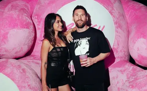 Anto Roccuzzo eligió un corset con transparencias para su look de la Bresh