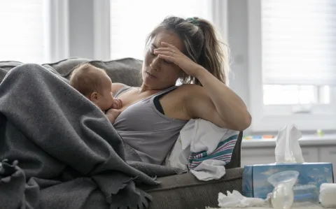 Salud Mental Materna: 7 de cada 10 mujeres no hablan sobre lo que sienten durante el puerperio