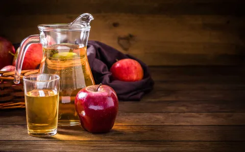 Estos son los beneficios de tomar vinagre de manzana en ayunas