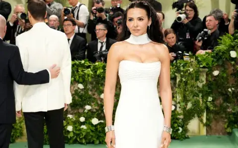 MET Gala 2024: el increíble look de la argentina Luciana Barroso, la esposa de Matt Damon