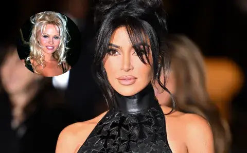 Kim Kardashian homenajea a Pamela Anderson con un lookazo bien años 90