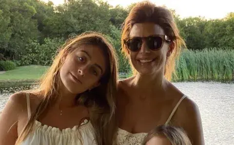 El look idéntico de Juliana Awada y su hija Valentina con una prenda bien trendy