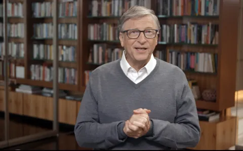 Estos son los 4 libros fundamentales que Bill Gates recomienda para triunfar en la vida