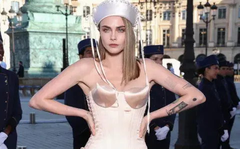 De Emma Chamberlain a Cara Delevingne: los mejores looks de Vogue World en Paris