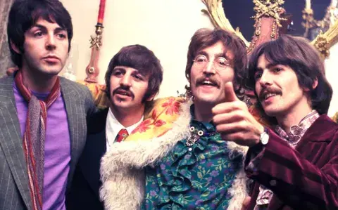 Estos son los 4 actores que interpretarán a los Beatles en las biopics de sus vidas