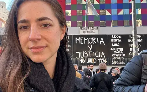 Olivia Goldschmidt, a 30 años del atentado: "Fui al colegio con guardias y protección anti-bombas"