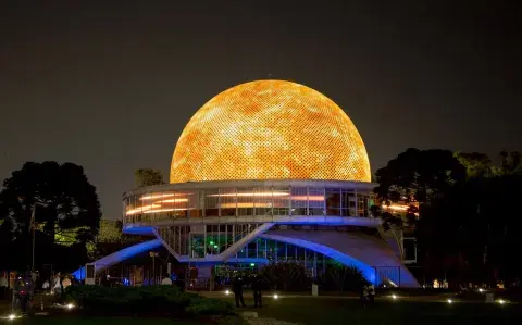 Así será la experiencia inmersiva en el Planetario durante la Noche de los Museos