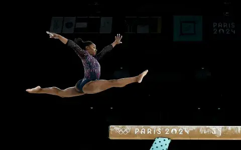 Simone Biles vuelve a volar: por qué mirar este docu de Netflix sobre la gimnasta leyenda 