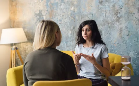 Mujeres violentadas: se habla cuando se puede, reconoce la psicología