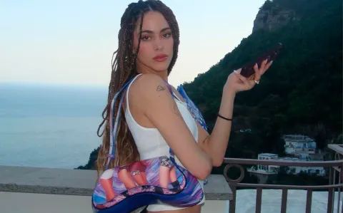 Tini Stoessel revolucionó las redes con la bikini que será tendencia en el verano 2025