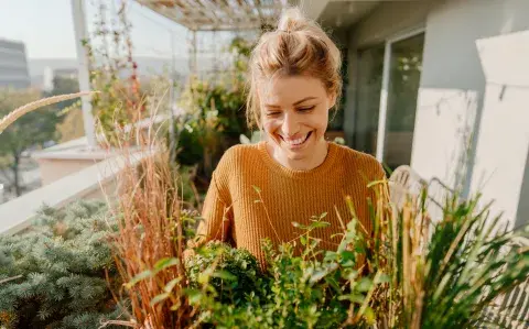 Cómo crear un jardín increíble en un balcón de pocos metros con ideas simples