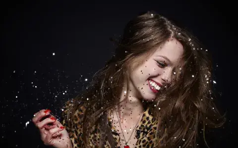 ¿Mezclar el shampoo con glitter es bueno o malo?: qué dicen los expertos