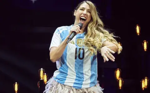 Los increíbles looks de Flor Bertotti en el Movistar Arena 