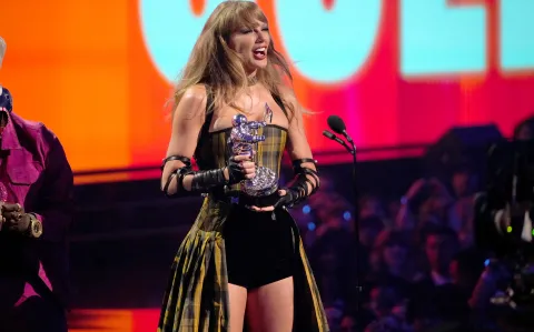 De Taylor Swift a Eminem: mirá los momentos más icónicos de los MTV VMAs 2024