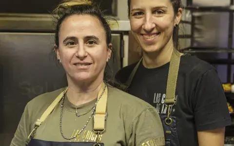 Las chicas de la 3, cocineras en el Mercado Central.