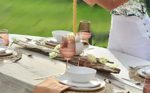 3 ideas para armar una mesa navideña al aire libre