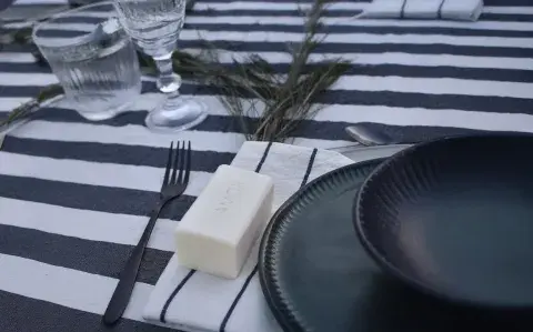 3 ideas para armar una mesa navideña al aire libre