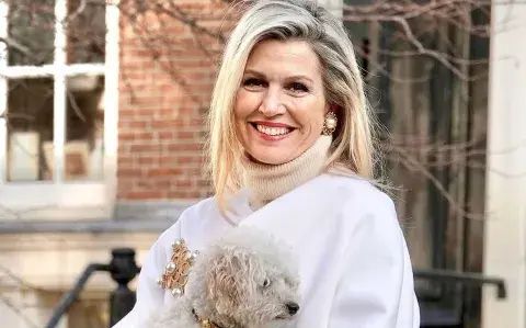 El look monocromático de Máxima Zorreguieta para las fotos oficiales de la familia real