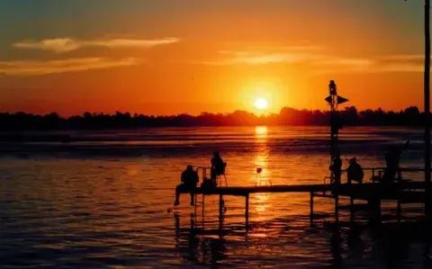 Está a 1 hora de Buenos Aires, tiene una laguna soñada y es ideal para escaparte del calor