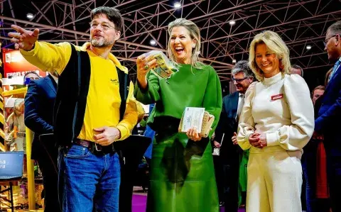 Máxima Zorreguieta apostó por dos looks con el color tendencia de 2025