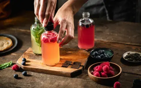 Kombucha: cómo hacer en casa esta bebida fermentada