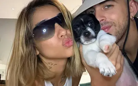 María Becerra y su pareja, J.Rei adoptaron un perrito