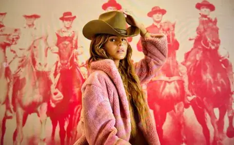 Juanita Tinelli la rompió con su look invernal y con polémicas declaraciones Juanita Tinelli la rompió con su look invernal y con polémicas declaraciones