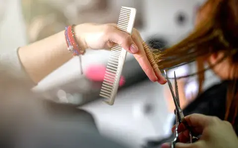 Clásico y fácil de cuidar: el corte de pelo que fue tendencia en los 90 y vuelve con todo Clásico y fácil de cuidar: el corte de pelo que fue tendencia en los 90 y vuelve con todo