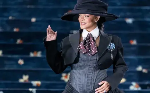 MET GALA 2025: Rihanna anunció su tercer embarazo con un lookazo MET GALA 2025: Rihanna anunció su tercer embarazo con un lookazo