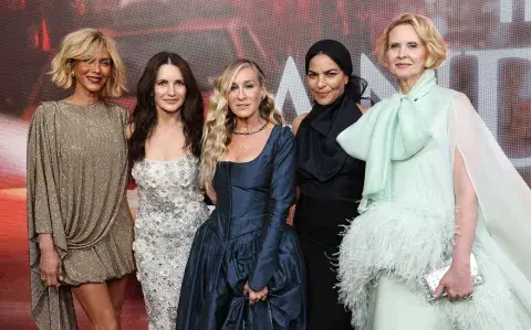 Sarah Jessica Parker y el elenco de And Just Like That briilaron en la red carpet Sarah Jessica Parker y el elenco de And Just Like That briilaron en la red carpet