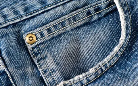 Pocos lo saben: para qué sirven los botones metálicos del jean Pocos lo saben: para qué sirven los botones metálicos del jean