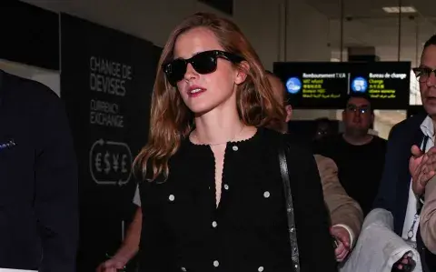 Emma Watson sorprendió en Cannes tras 12 años de ausencia Emma Watson sorprendió en Cannes tras 12 años de ausencia