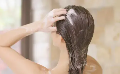 Shampoo sin sulfatos ni parabenos: qué es, para qué sirve y por qué elegirlo